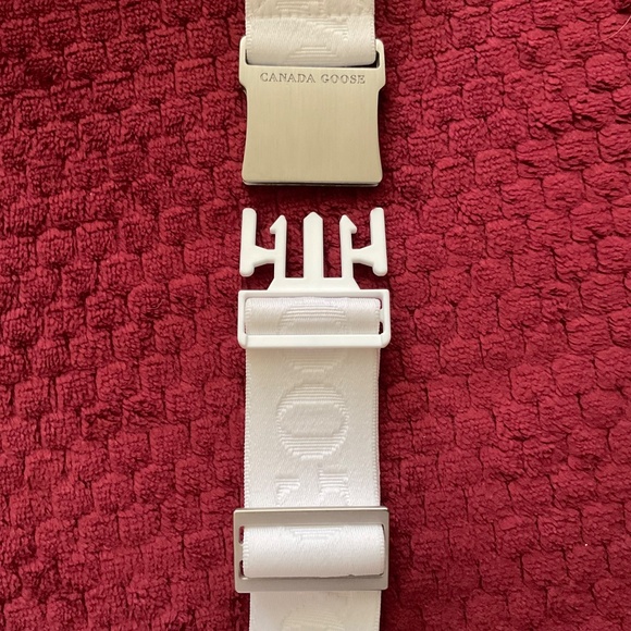 Canada Goose White Waist Fanny Crossbody Pack Performance Satin NWT - Picture 7 of 16